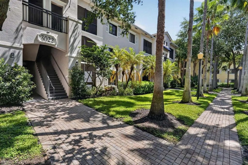3022 Alcazar Place #301, Palm Beach Gardens