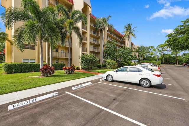 2 of 45 - 3810 Via Poinciana #202, Lake Worth, FL