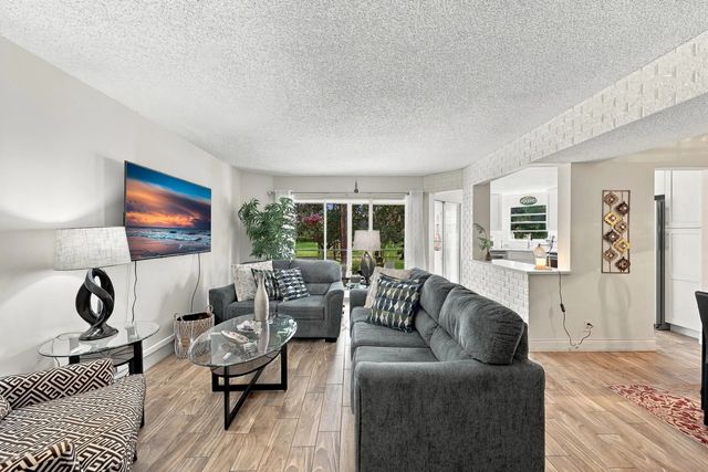 4 of 45 - 3810 Via Poinciana #202, Lake Worth, FL