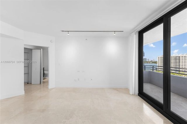 4 of 48 - 1330 West Avenue #1111, Miami Beach, FL