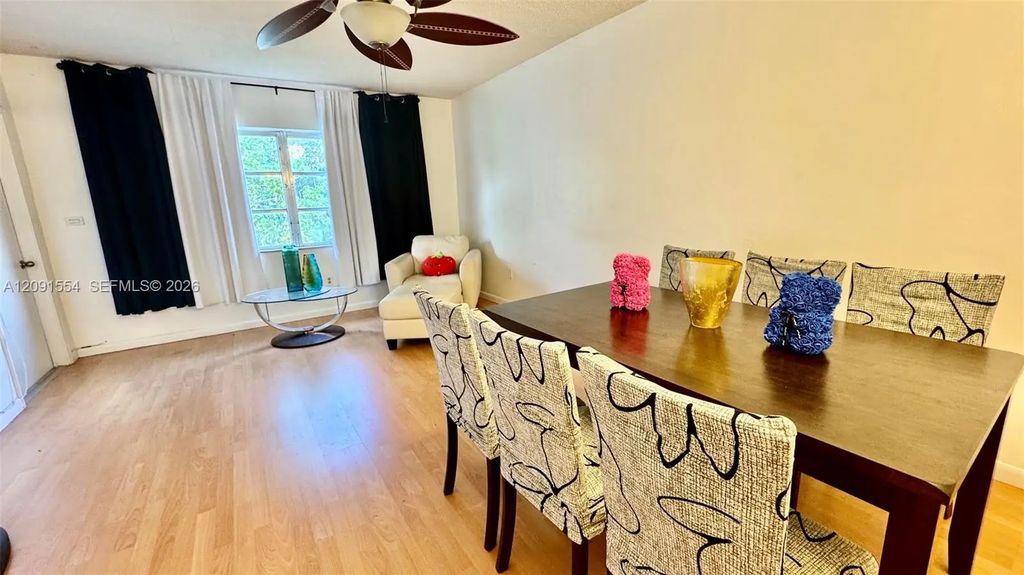 2825 Ne 201st Terrace #m216, Aventura