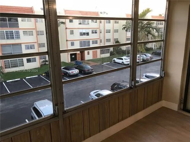5 of 11 - 2501 Nw 41st Avenue #302, Lauderhill, FL