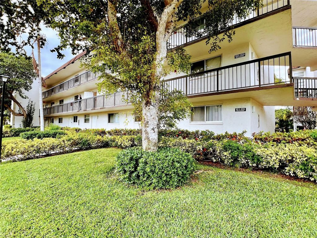 7400 Nw 17th Street #308, Plantation