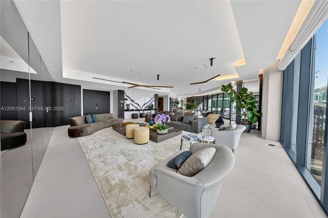 3 of 44 - 1000 Ne Biscayne Boulevard #2202, Miami, FL