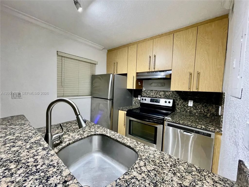 811 Ne 14th Place #4, Fort Lauderdale