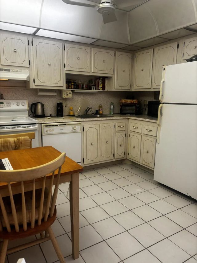 4 of 19 - 307 Wellington F #307, West Palm Beach, FL