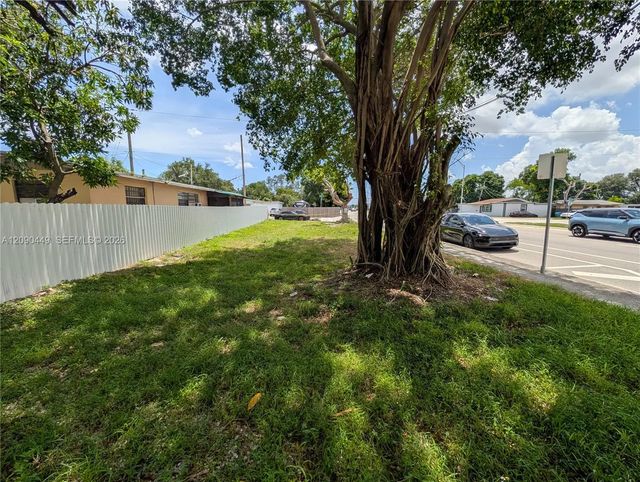 5 of 7 - 2155 Nw 152nd Street, Miami Gardens, FL