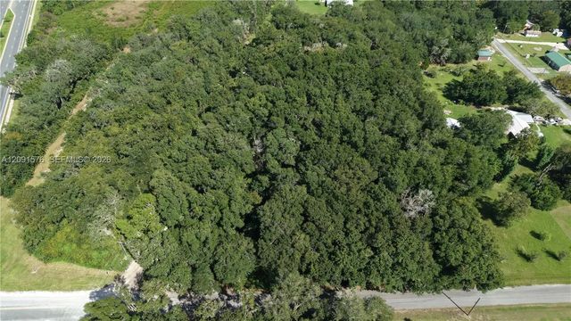 4 of 31 - 104 Twin Lake Grove Drive, , FL