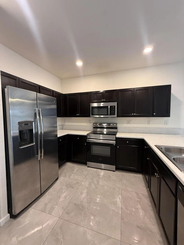 4 of 32 - 24911 Sw 114th Court #24911, Homestead, FL