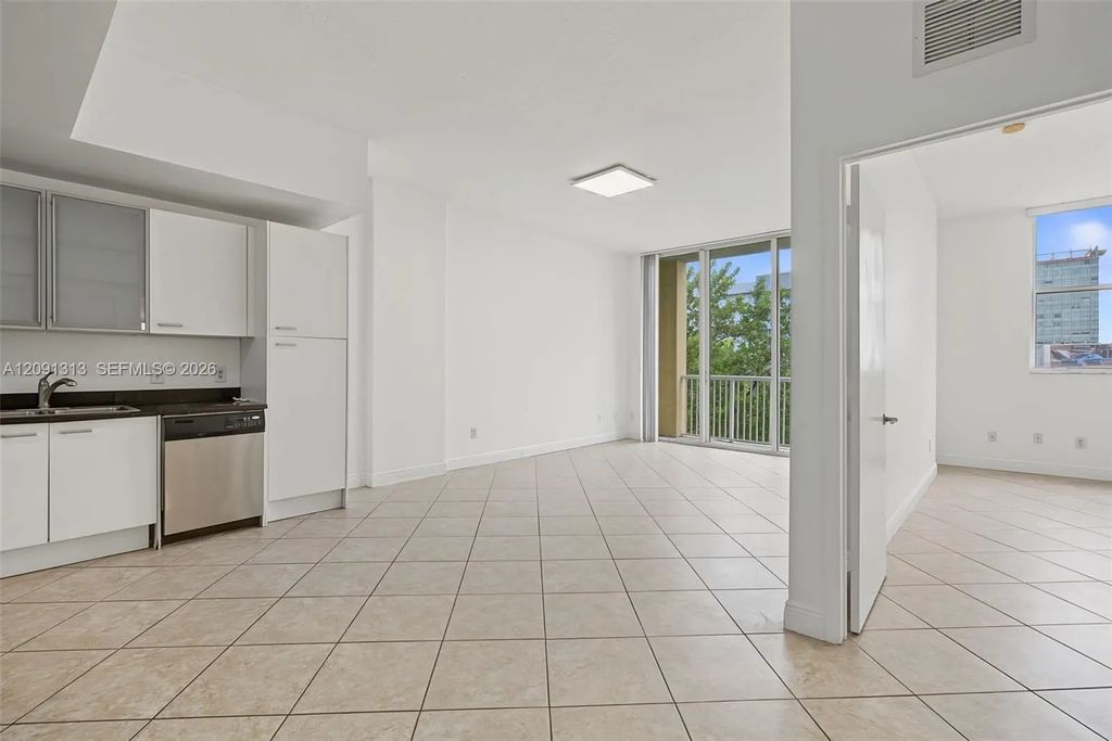 1350 Nw 8th Court #a4 (206), Miami