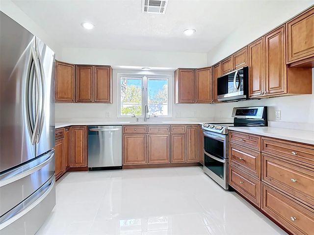 4 of 35 - 1200 Poitras Drive, Vero Beach, FL
