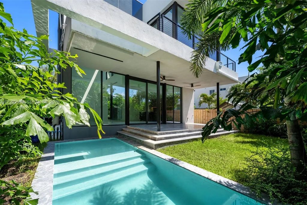 3310 Elizabeth Street, Coconut Grove