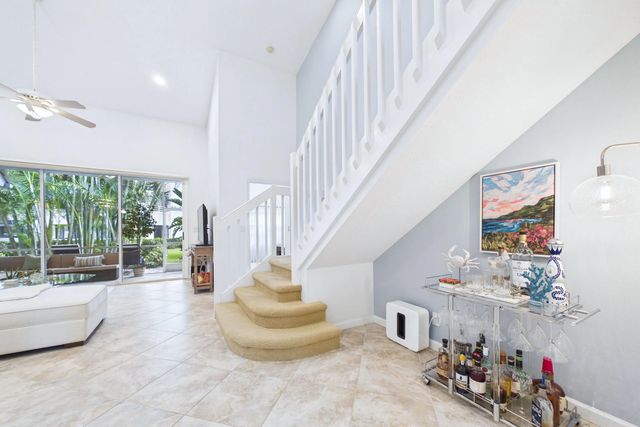 5 of 39 - 412 Coral Cove Drive, North Palm Beach, FL