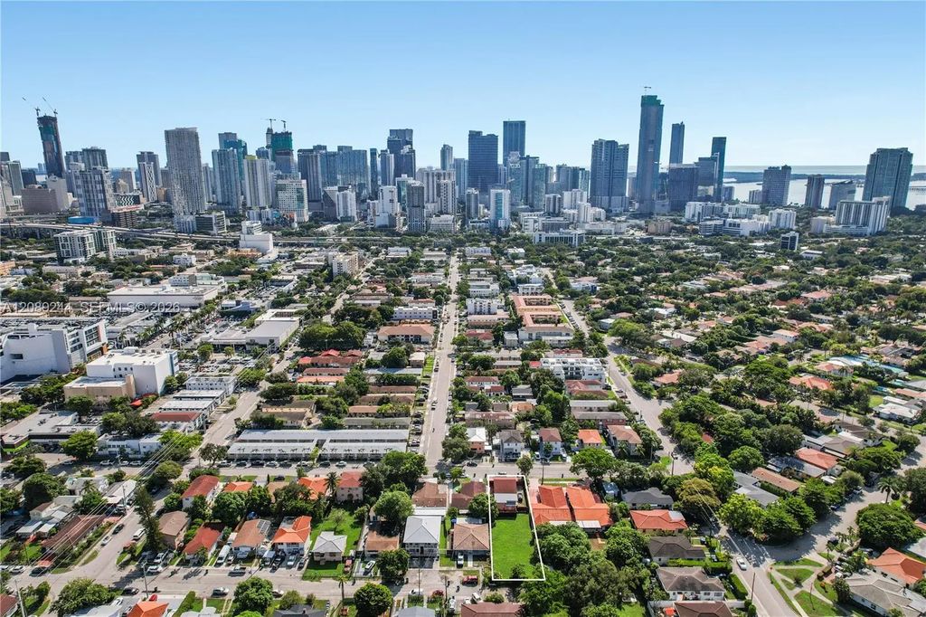 1010 Sw 8th Avenue, Miami