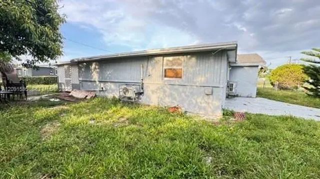 2 of 28 - 20500 Nw 28th Avenue, Miami Gardens, FL