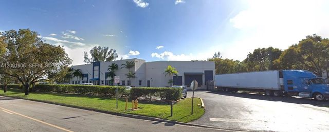 9590 Nw 40th St Road, Doral