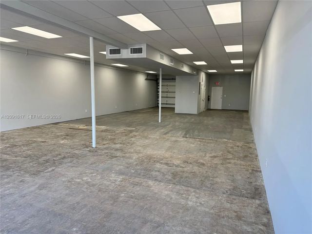 3 of 5 - 1040 E Oakland Park Boulevard, Oakland Park, FL