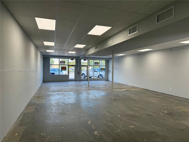4 of 5 - 1040 E Oakland Park Boulevard, Oakland Park, FL