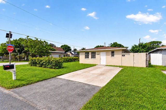 603 N Broadway, Lantana