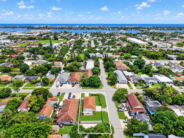 3 of 42 - 603 N Broadway, Lantana, FL