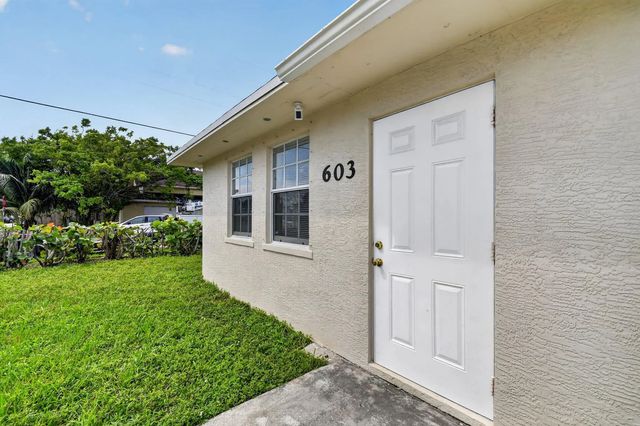 5 of 42 - 603 N Broadway, Lantana, FL