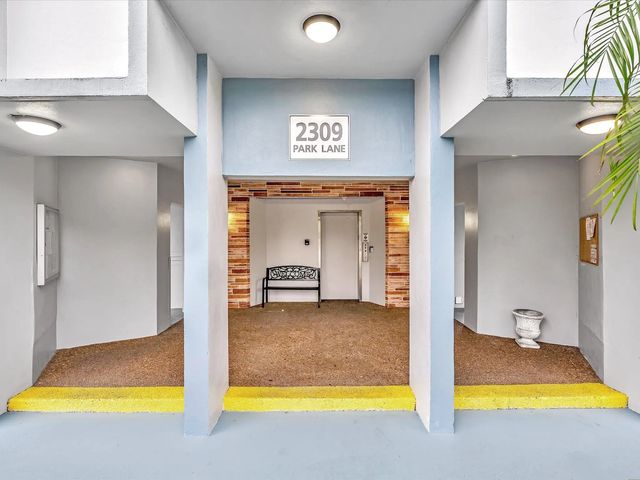 2 of 55 - 2309 Park Lane #316, Hollywood, FL