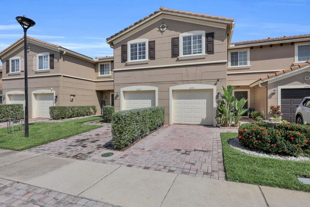 2 of 47 - 2591 Sw Marshfield Court, Port St. Lucie, FL