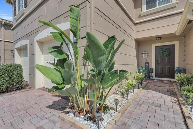 3 of 47 - 2591 Sw Marshfield Court, Port St. Lucie, FL