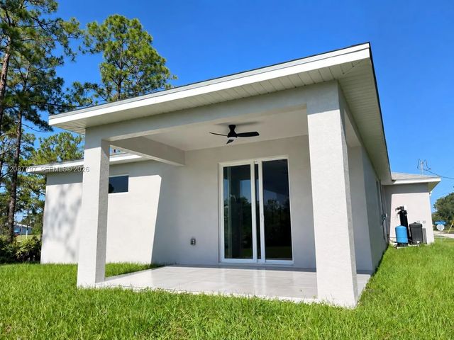 4 of 5 - 319 S Lorena Avenue, Lehigh Acres, FL