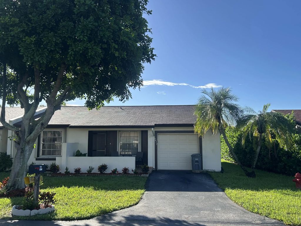 5427 Laurel Oak Street, Delray Beach