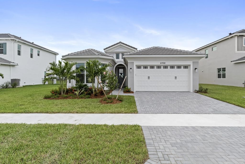 5709 Bristlecone Commons, Westlake