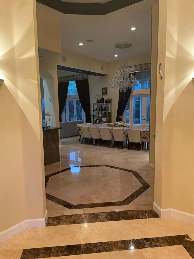 5532 Estate Oak Circle, Hollywood