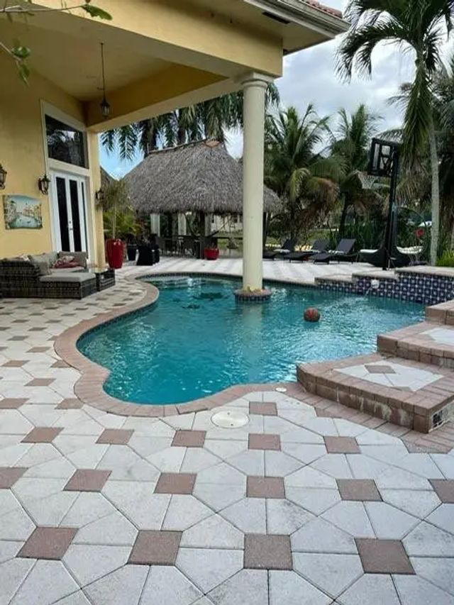 4 of 14 - 5532 Estate Oak Circle, Hollywood, FL