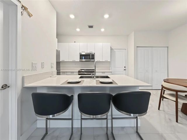 3 of 31 - 4278 Nw 82nd Avenue, Doral, FL