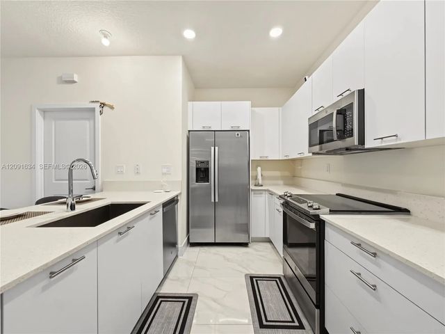 5 of 31 - 4278 Nw 82nd Avenue, Doral, FL
