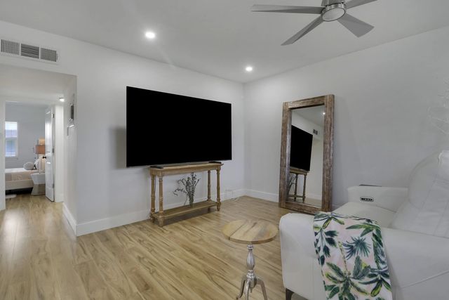3 of 25 - 112 Salisbury #e, West Palm Beach, FL