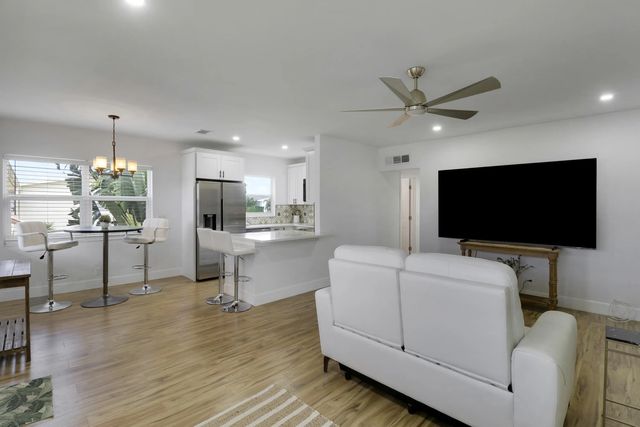 4 of 25 - 112 Salisbury #e, West Palm Beach, FL