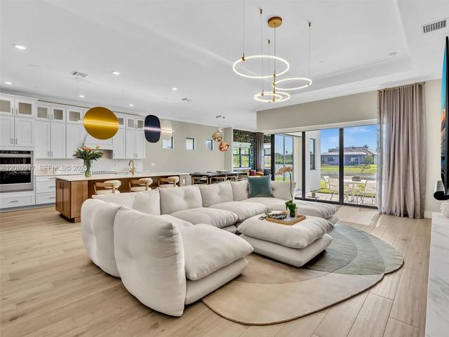 4969 Naugle Way, Davie