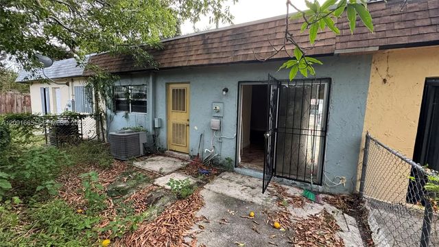 3 of 24 - 3896 Nw 207th St Road, Miami Gardens, FL
