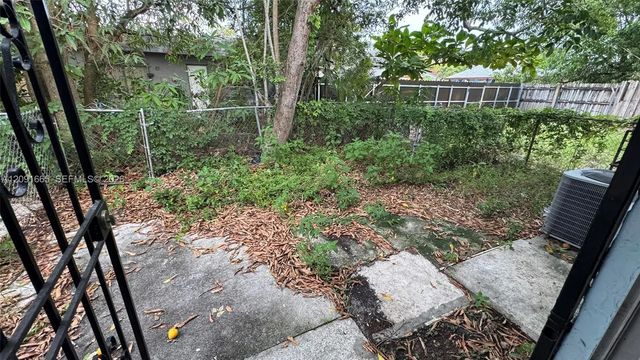 5 of 24 - 3896 Nw 207th St Road, Miami Gardens, FL