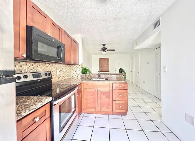 5 of 11 - 2575 Sw 27th Avenue #509, Miami, FL