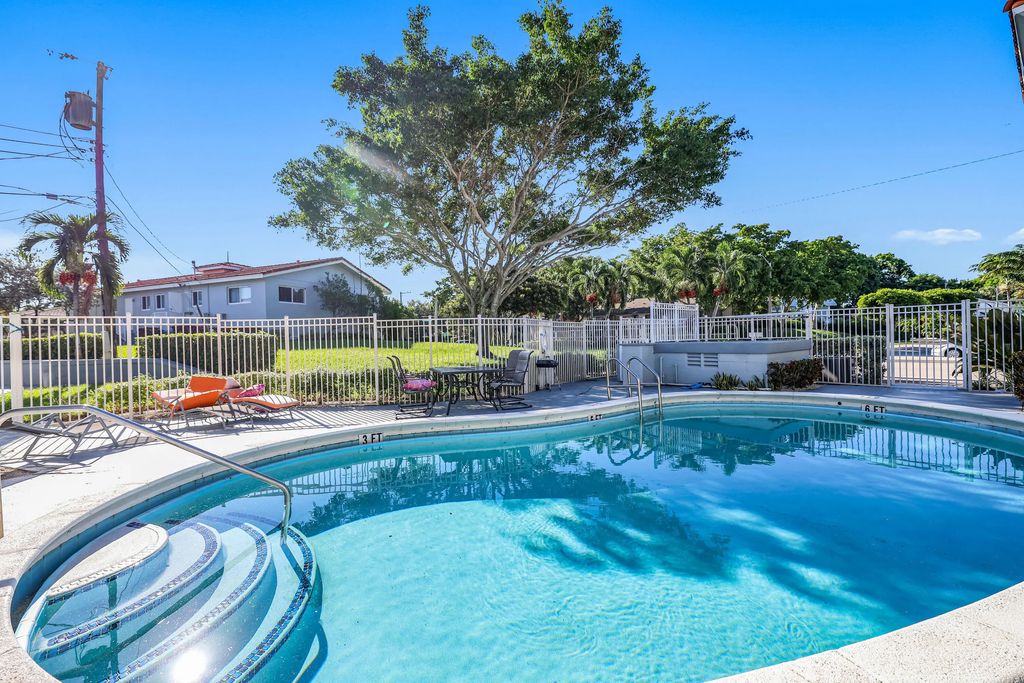 431 W Camino Real #28, Boca Raton