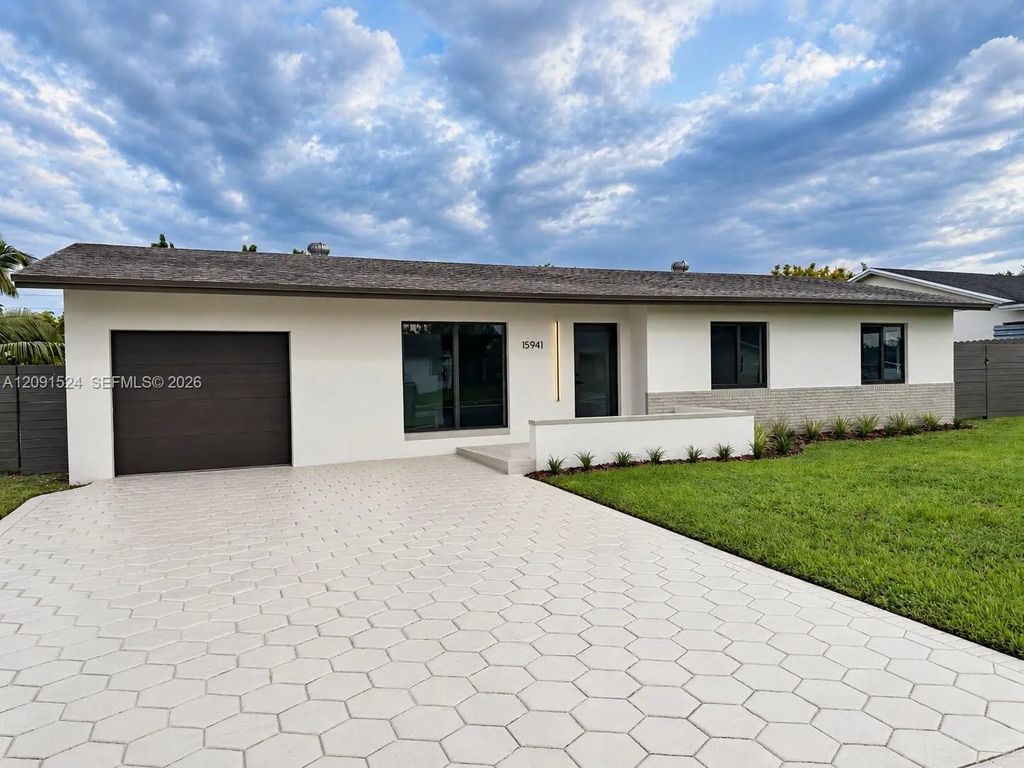 15941 Sw 104th Court, Miami