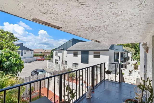 2 of 22 - 15420 Sw 85th Lane #162, Miami, FL
