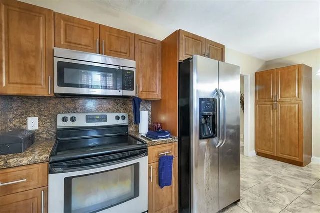 4 of 16 - 617 Lakeside  Harbor, Boynton Beach, FL