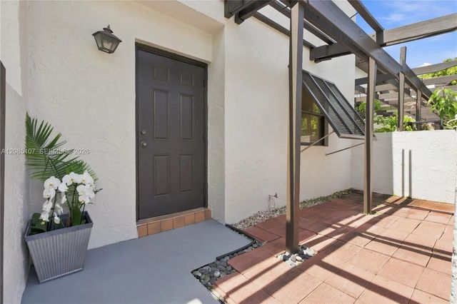 2 of 24 - 13391 Sw 88th Terrace #f, Miami, FL
