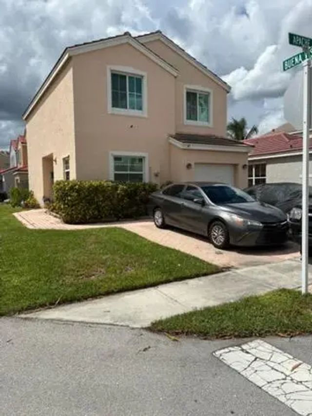 2 of 33 - 3305 Apache Lane, Margate, FL
