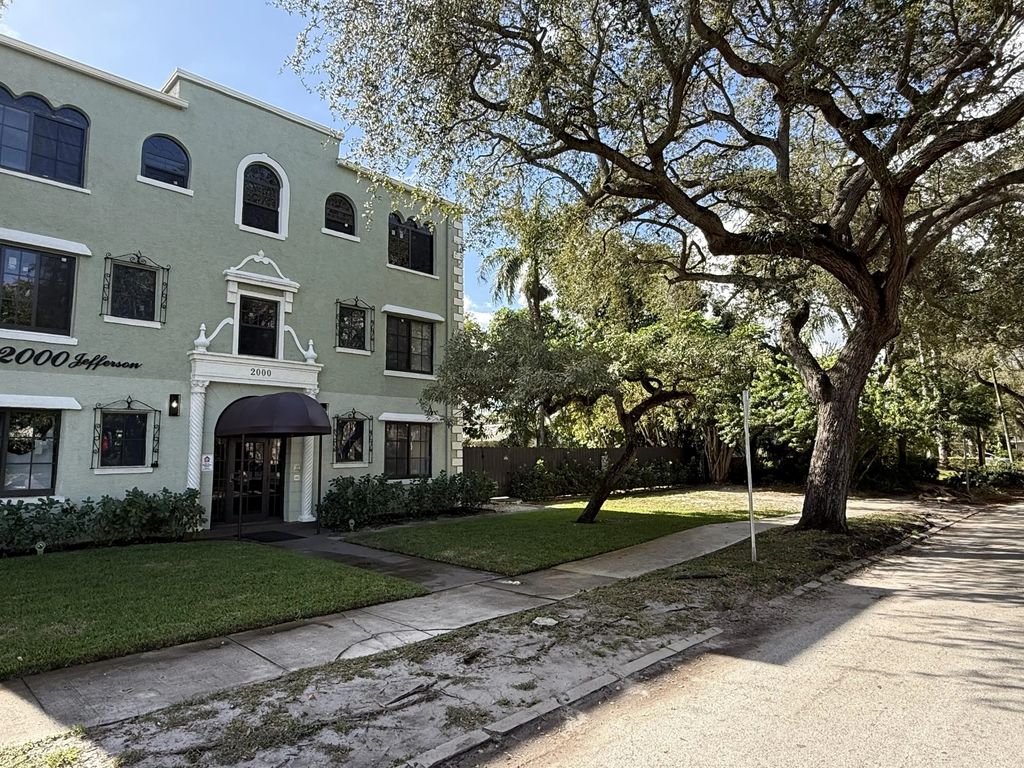 2000 Jefferson Street #17, Hollywood