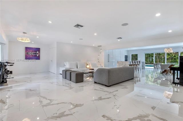 2 of 39 - 20501 Ne 22nd Place, Miami, FL