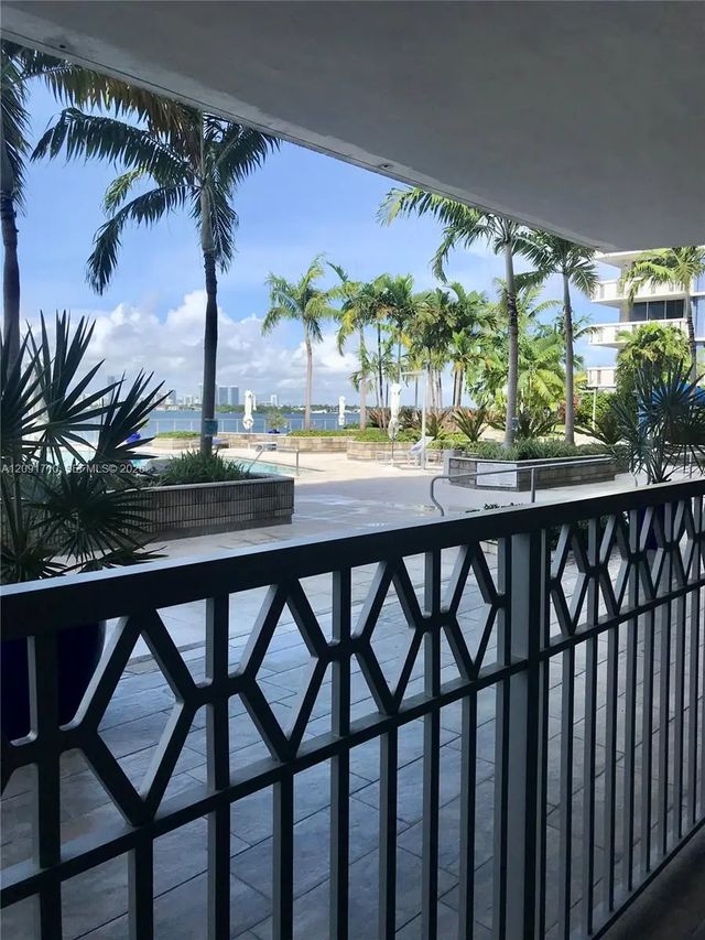 4 of 10 - 800 West Avenue #525, Miami Beach, FL